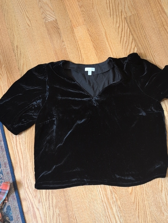 Garnet Hill Tops - Black Velvet Garnet Hill Top Size M